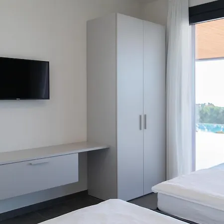 Nyaraló Rita Bardolino