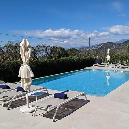 Nyaraló Rita Bardolino